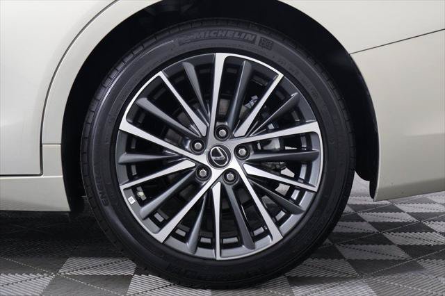 Certified 2025 Lexus ES 300h w/ Premium Package FWD image 16