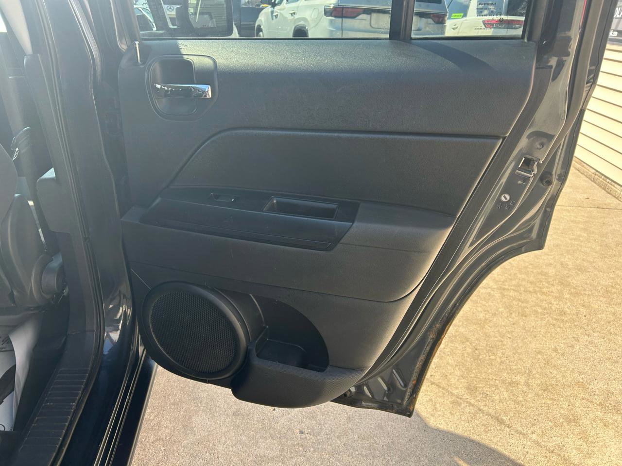 Used 2014 Jeep Patriot Latitude image 15