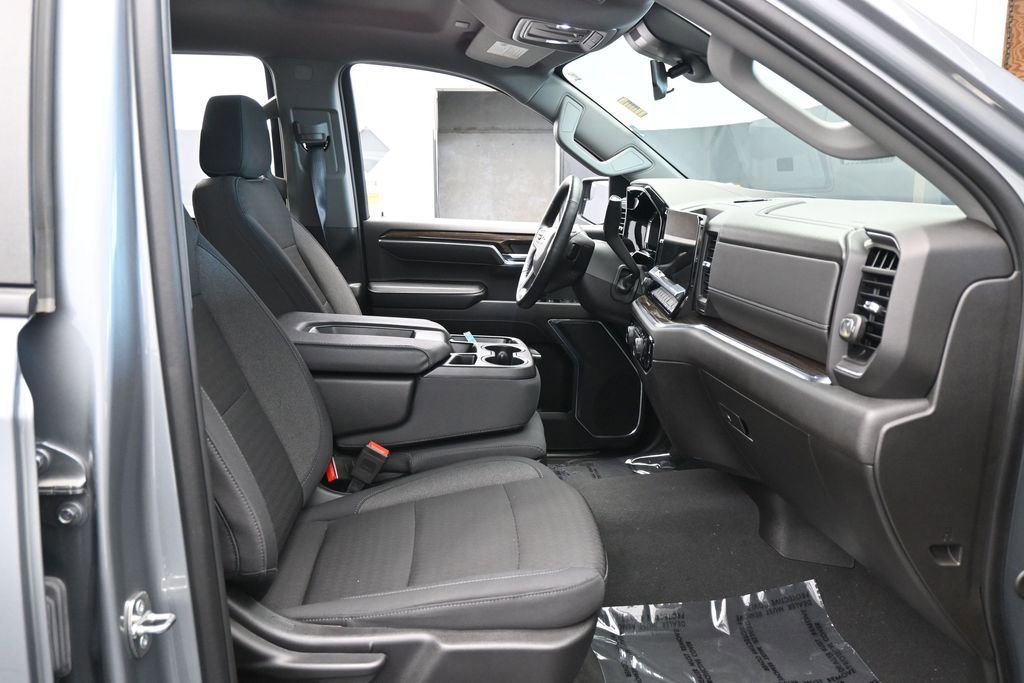 Used 2024 Chevrolet Silverado 1500 LT RWD image 47