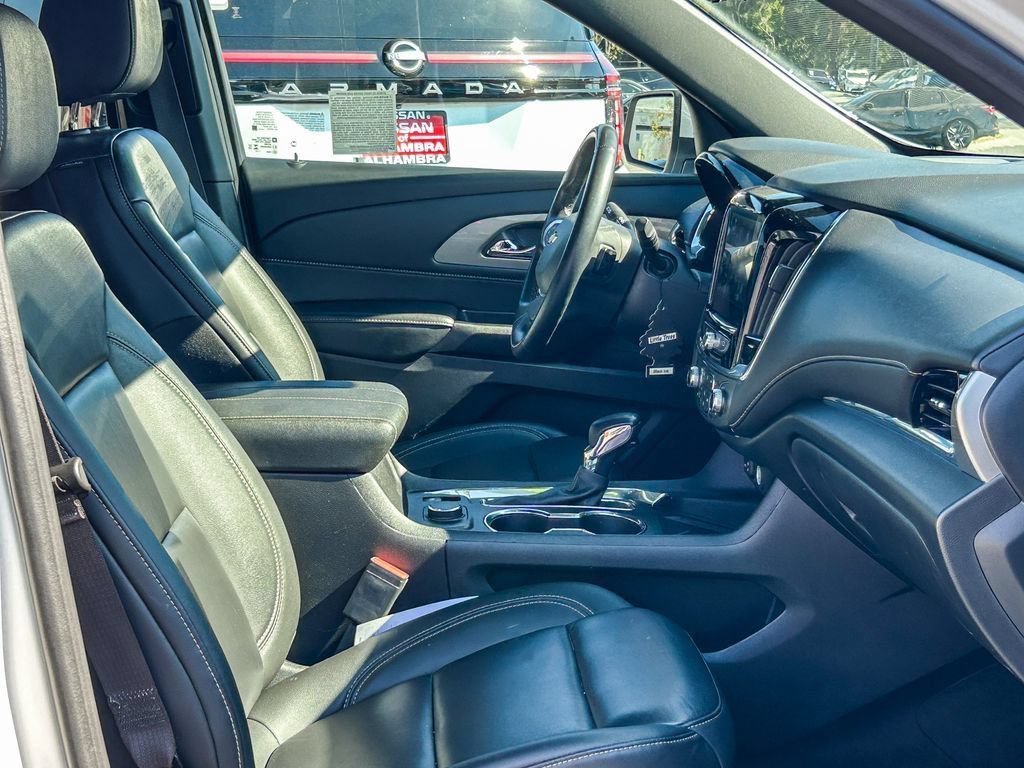 Used 2023 Chevrolet Traverse LT w/ LT Premium Package FWD image 17