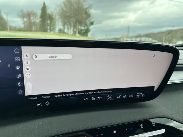 Used 2025 Buick Enclave Sport Touring image 21