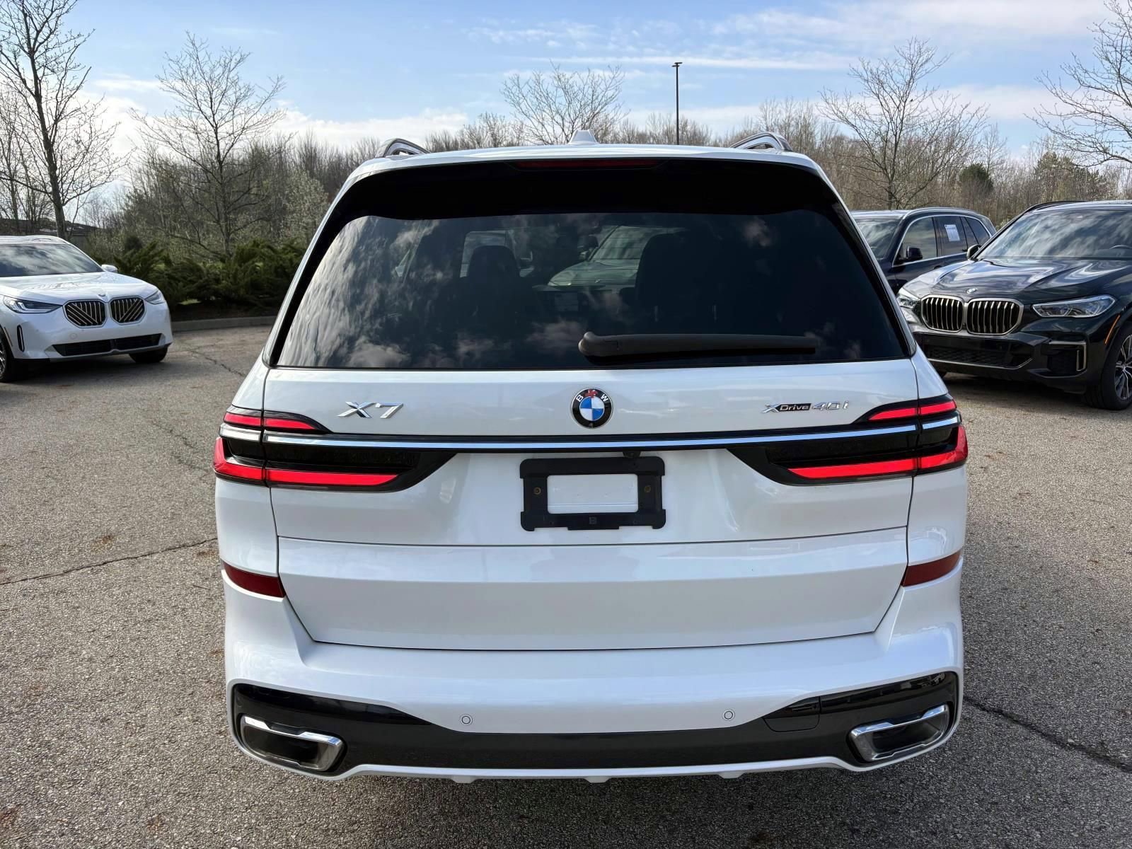 Used 2023 BMW X7 xDrive40i w/ M Sport Package image 6