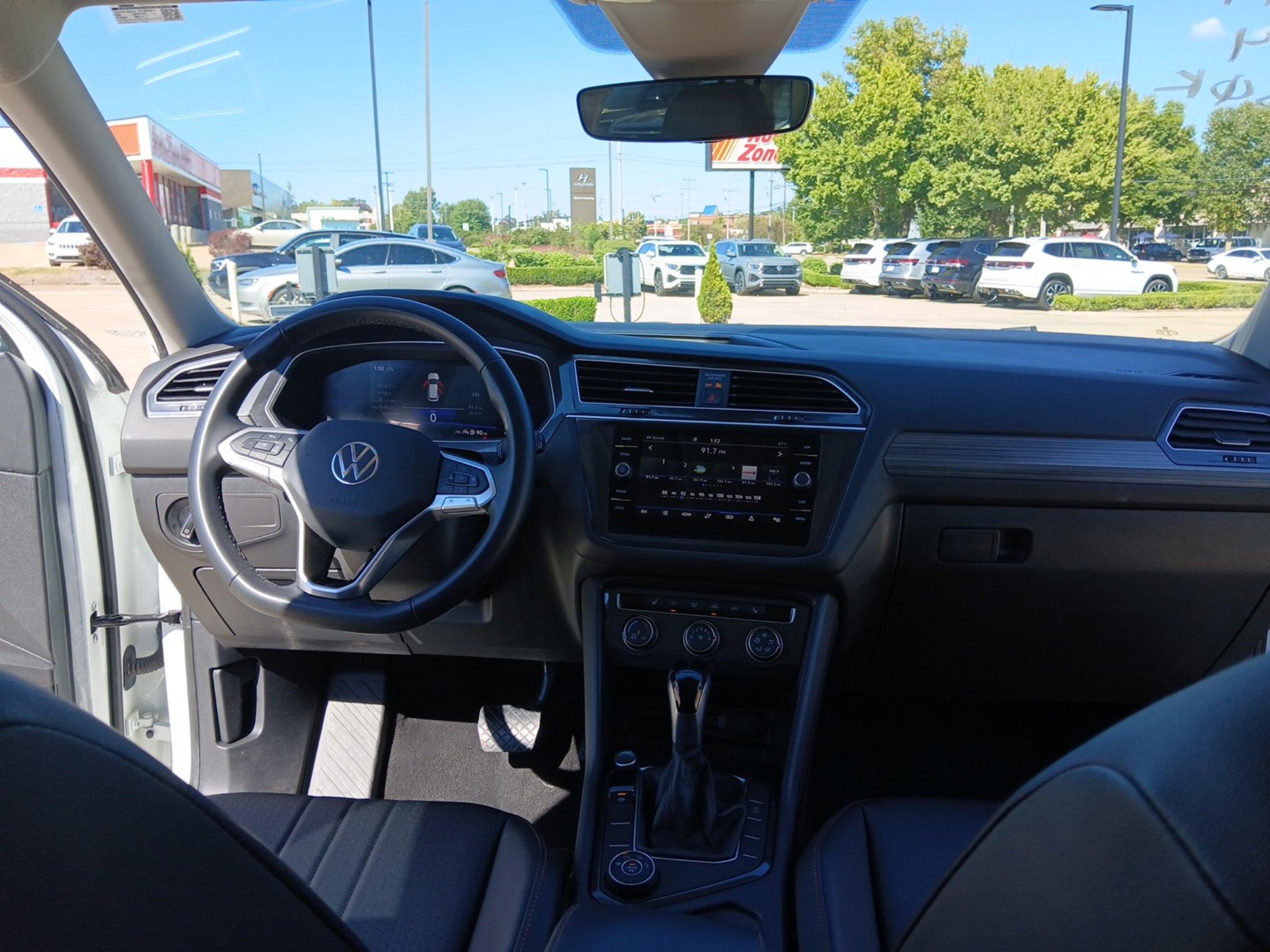 Used 2024 Volkswagen Tiguan Wolfsburg Edition AWD/4WD image 25