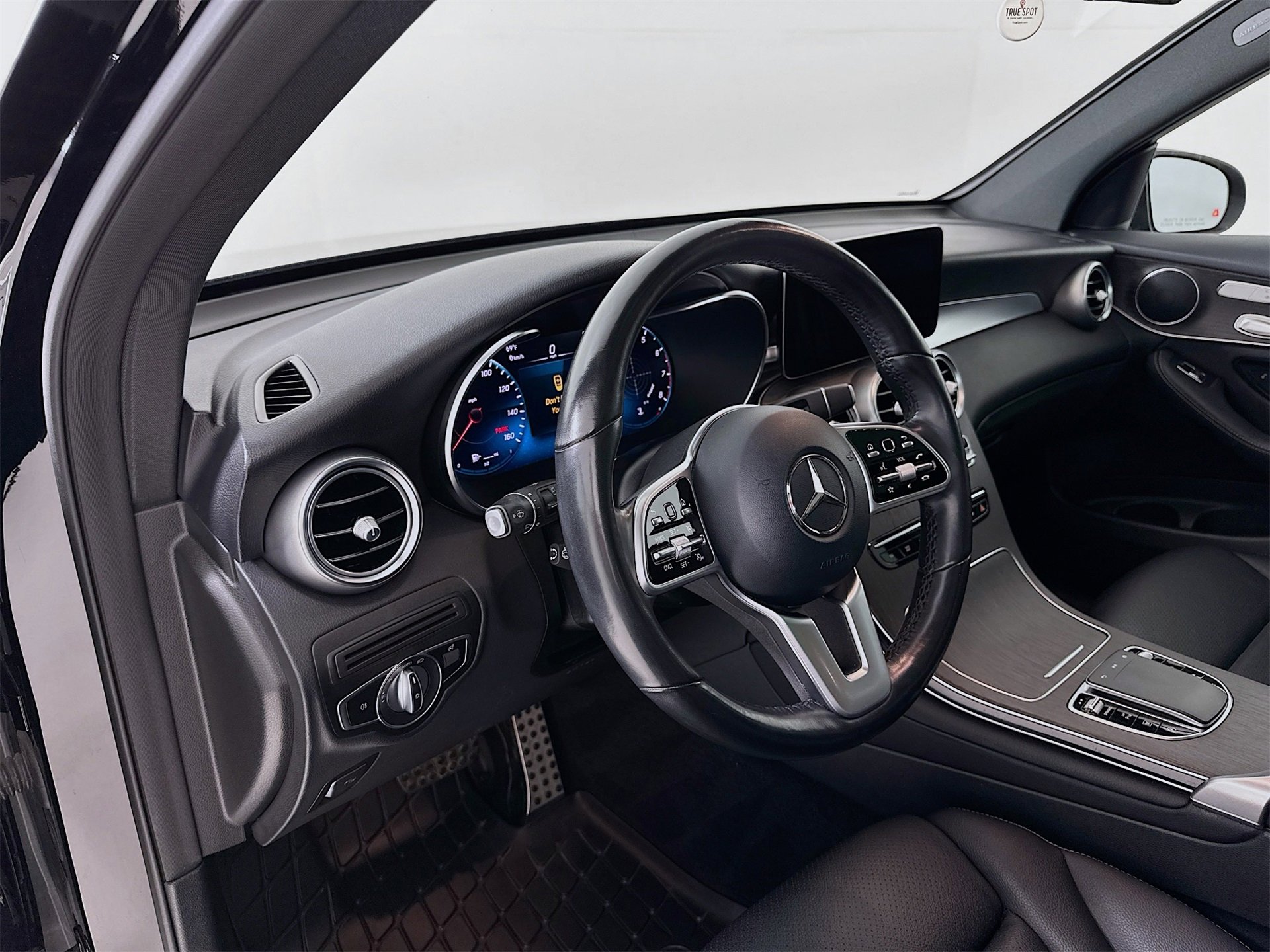 Used 2022 Mercedes-Benz GLC 300 4MATIC image 10