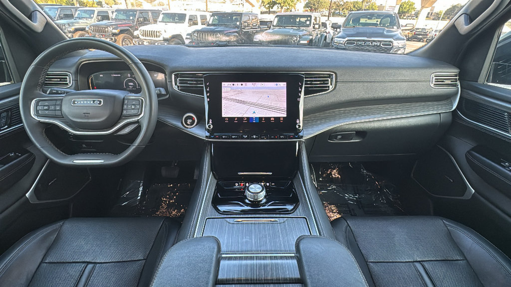 Used 2024 Jeep Wagoneer L Series II w/ Flexible Seating Group RWD image 28