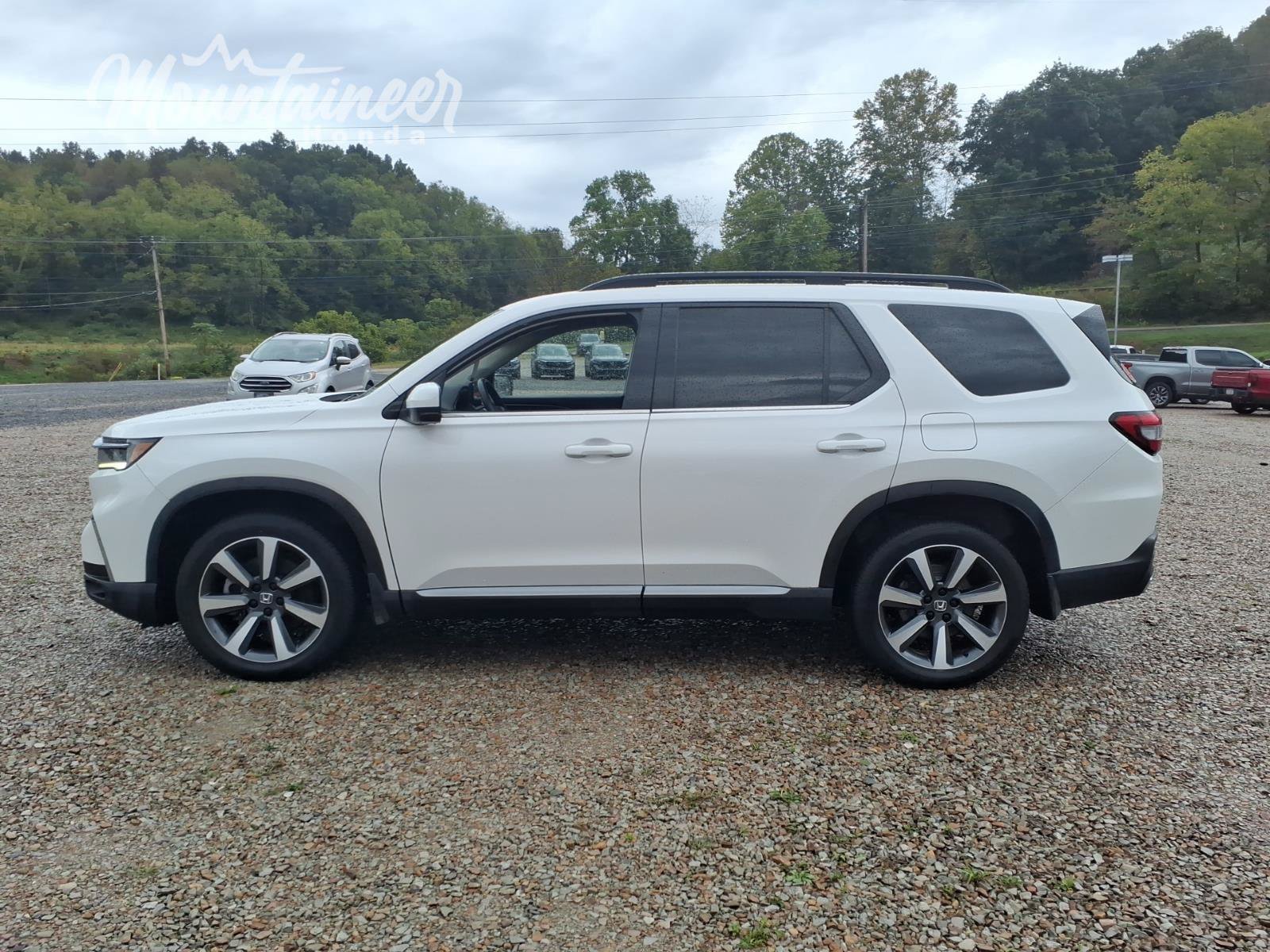 Used 2023 Honda Pilot Touring image 8