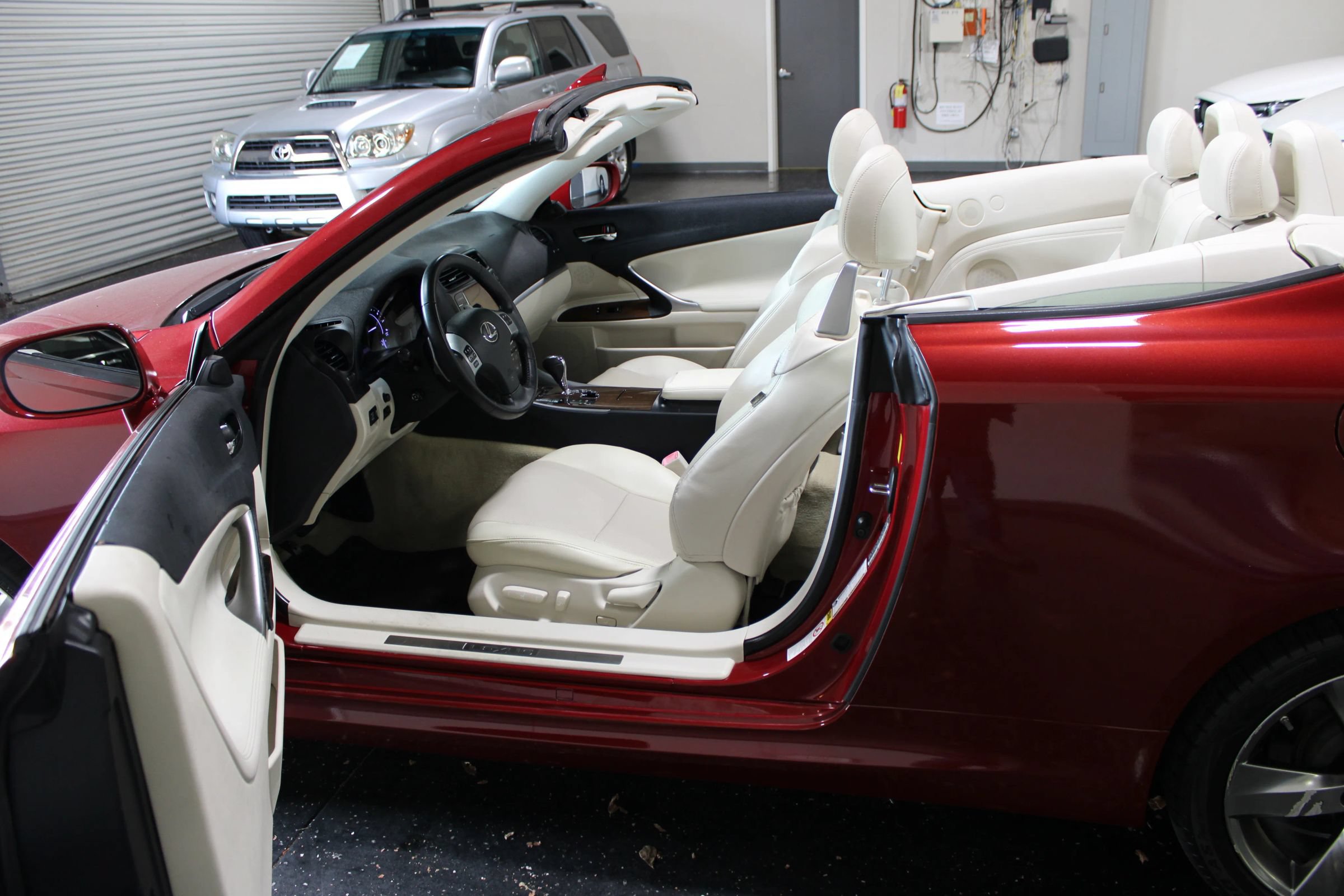Used 2011 Lexus IS 350C RWD image 39