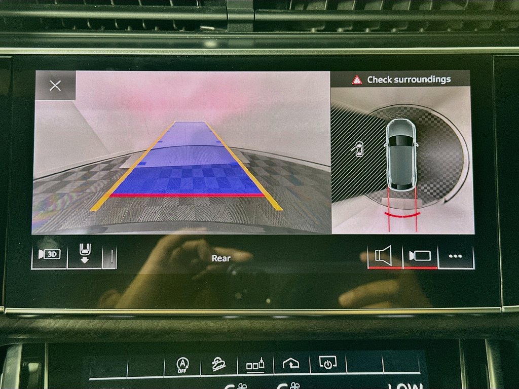 Used 2019 Audi Q8 Premium Plus w/ Premium Plus AWD/4WD image 14