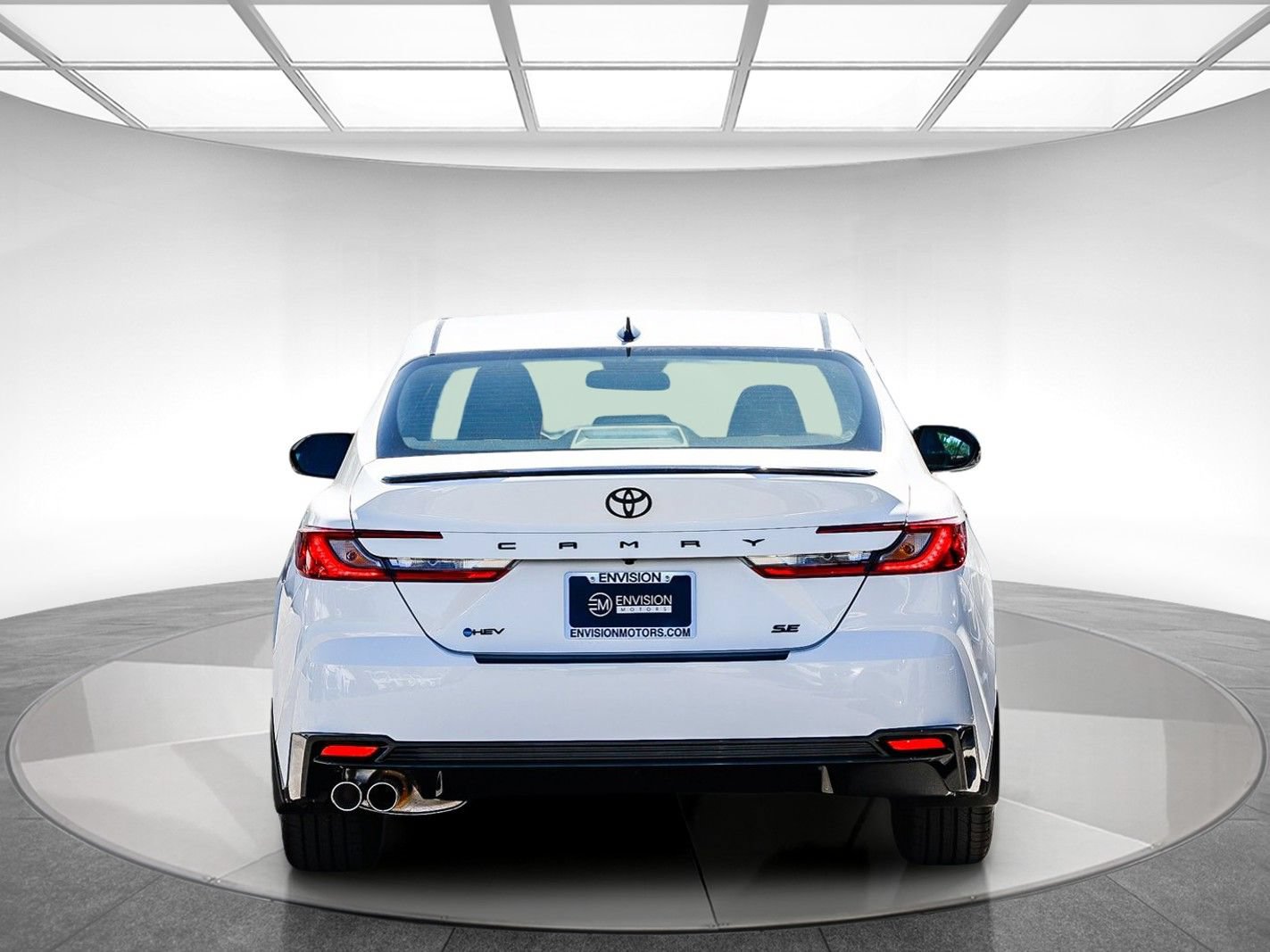 Used 2026 Toyota Camry Hybrid FWD image 3