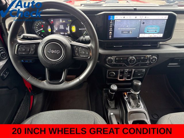 Used 2024 Jeep Wrangler Unlimited w/ Convenience Group AWD/4WD image 19