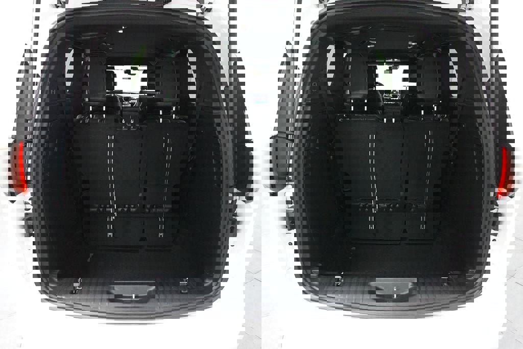 New 2026 Chrysler Voyager LX image 14