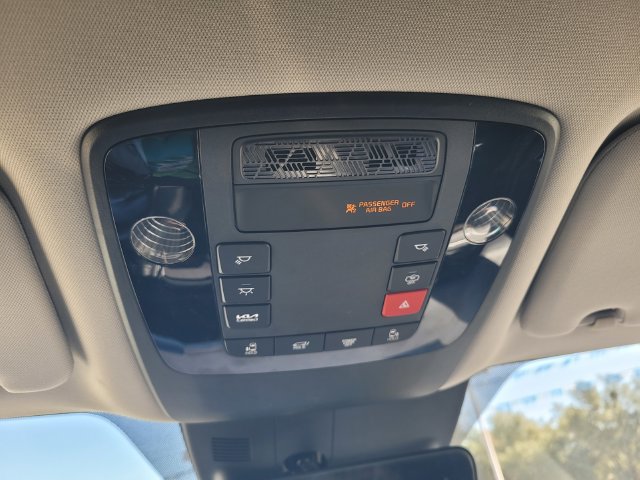 Used 2026 Kia Carnival EX FWD image 21
