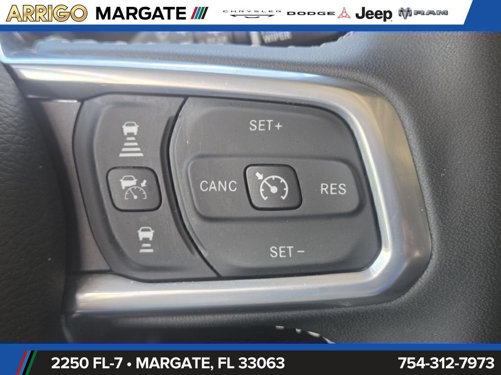 Used 2025 Jeep Wrangler Unlimited Sahara w/ Safety Group AWD/4WD image 27