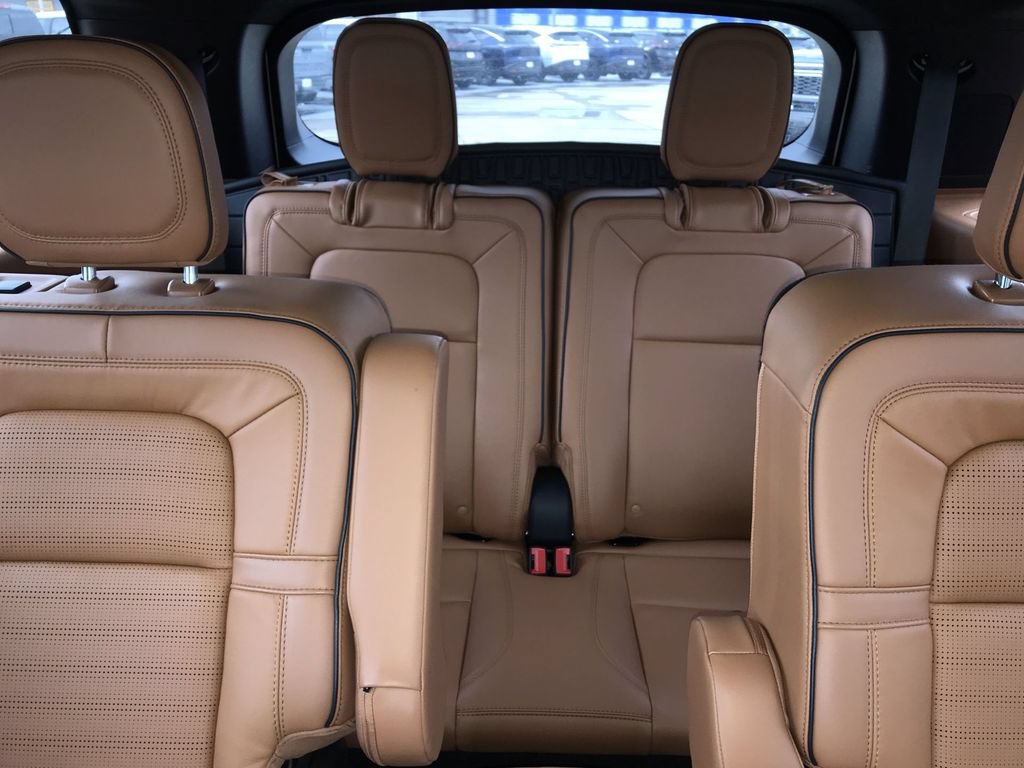 Used 2025 Lincoln Aviator Black Label AWD/4WD image 24