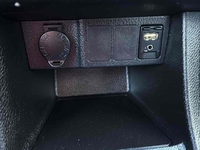 Used 2017 Toyota Corolla LE image 21