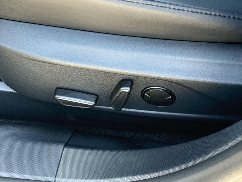 Used 2025 Ford Mustang Mach-E Premium RWD image 27