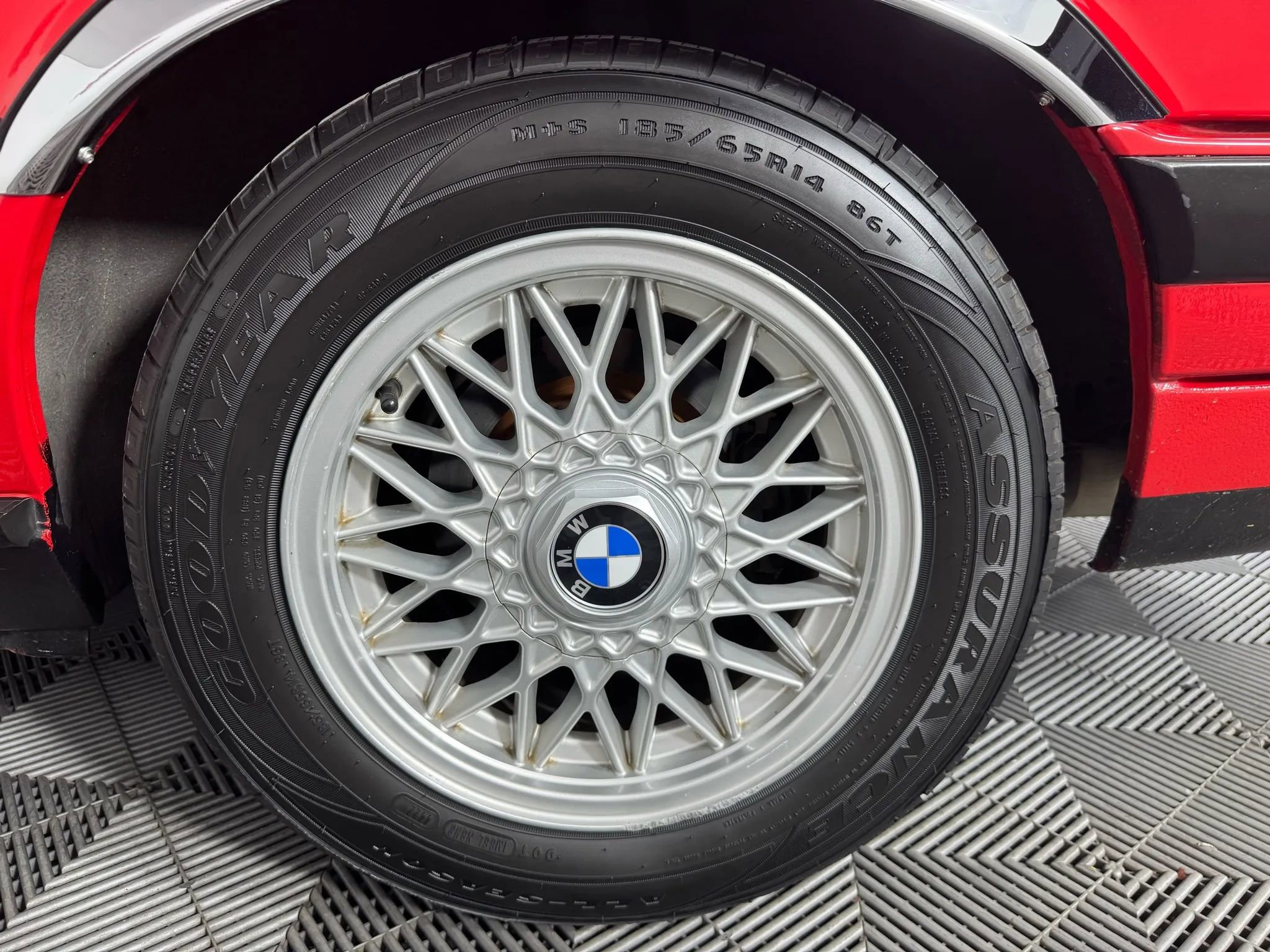 Used 1991 BMW 325i Convertible image 48