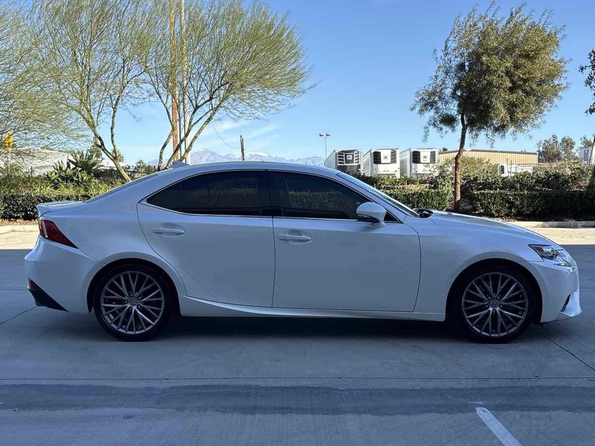 Used 2016 Lexus IS 200t image 2