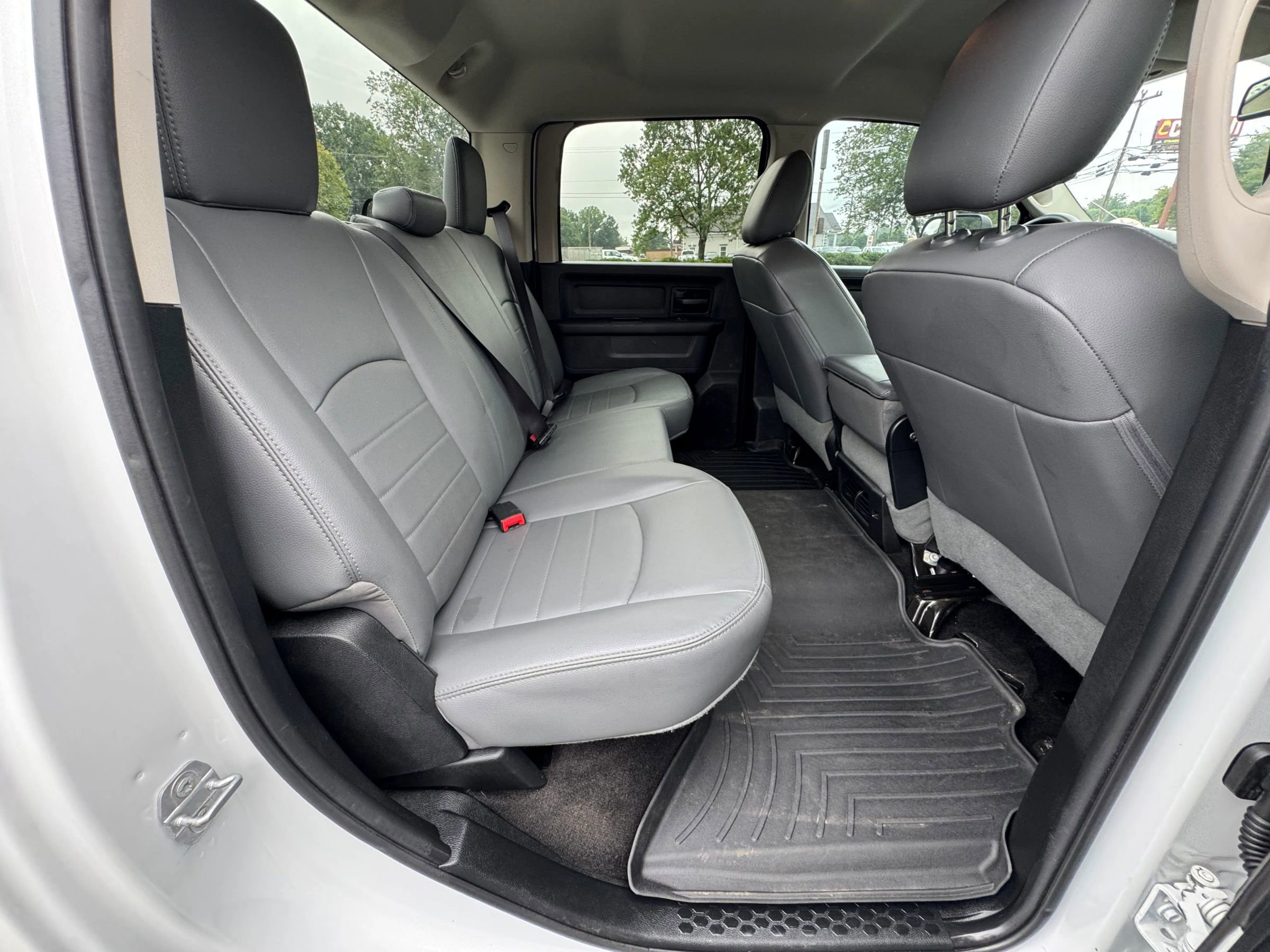 Used 2017 RAM 3500 Tradesman w/ Chrome Appearance Group image 19