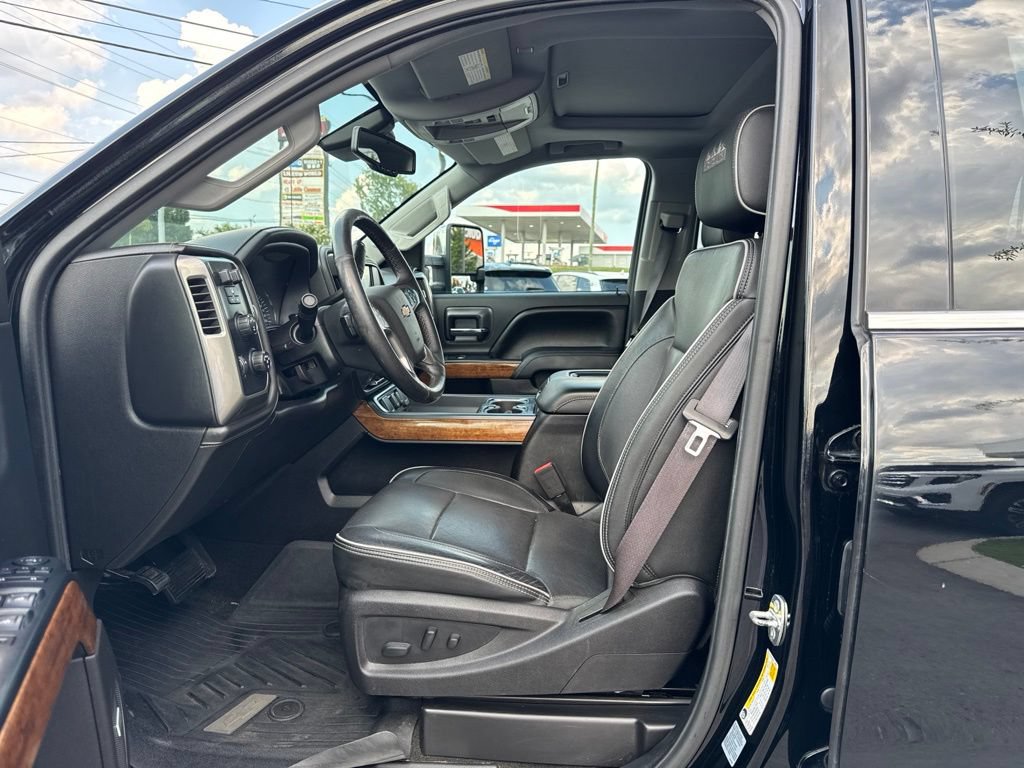 Used 2017 Chevrolet Silverado 2500 High Country AWD/4WD image 13