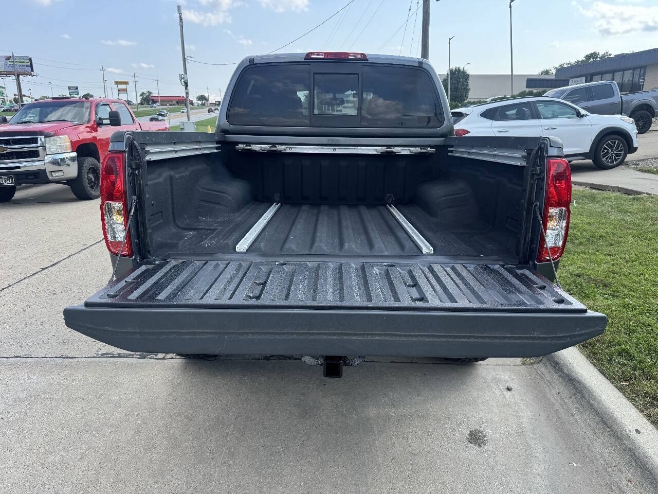 Used 2018 Nissan Frontier PRO-4X AWD/4WD image 10