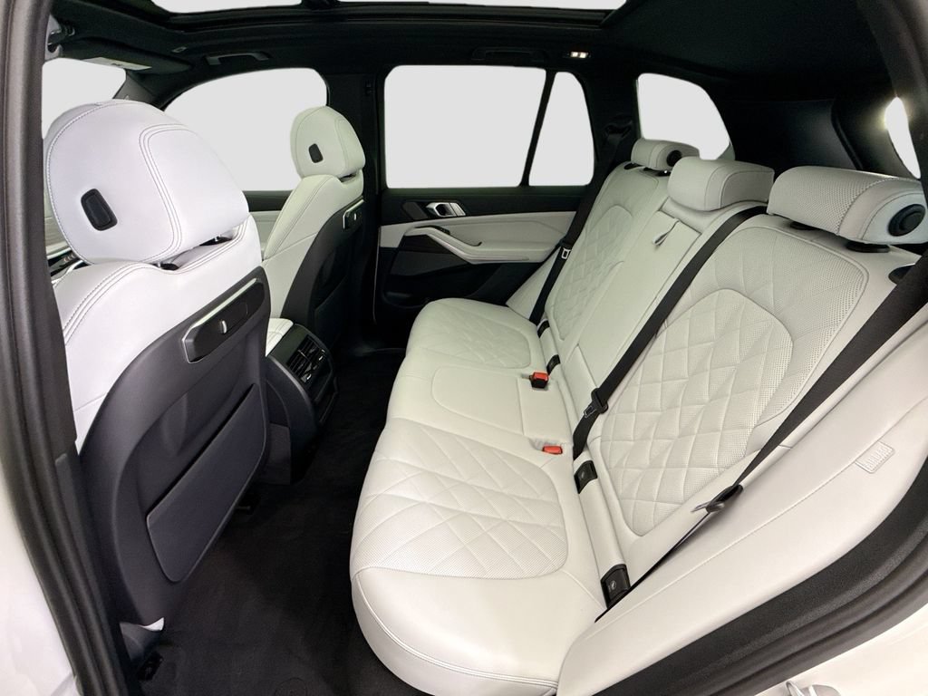 Used 2024 BMW X5 xDrive40i w/ Premium Package AWD/4WD image 20