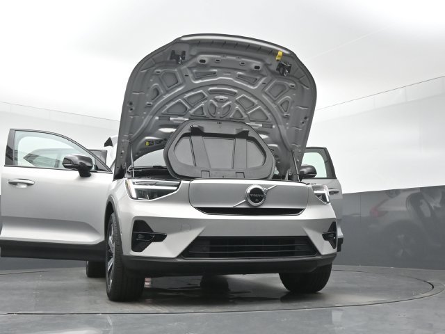 Used 2023 Volvo XC40 Recharge Plus AWD/4WD image 50
