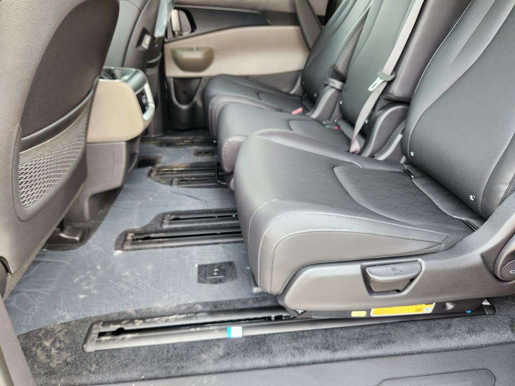 New 2026 Kia Carnival LXS FWD image 9