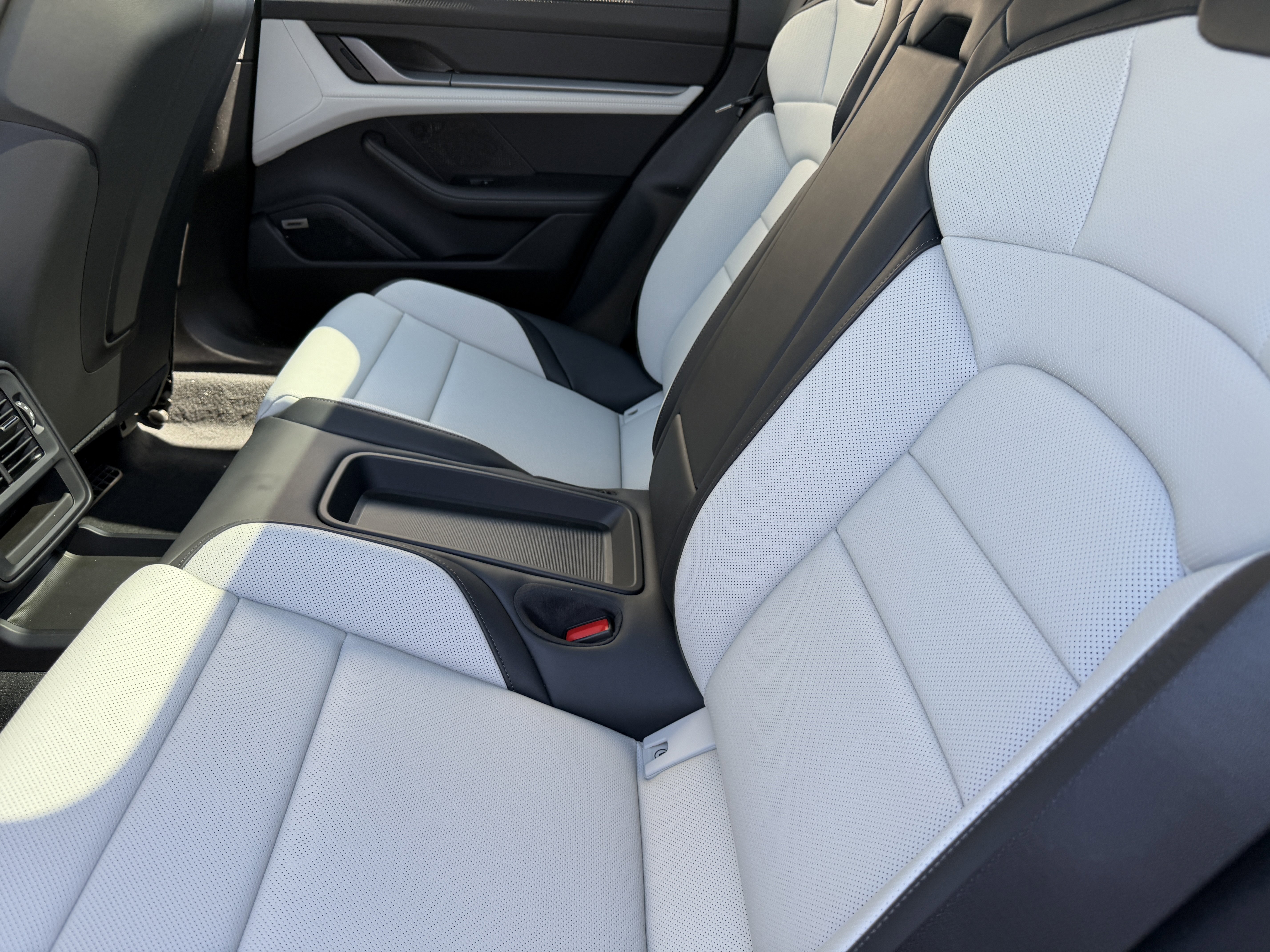 New 2026 Porsche Taycan 4S AWD/4WD image 18