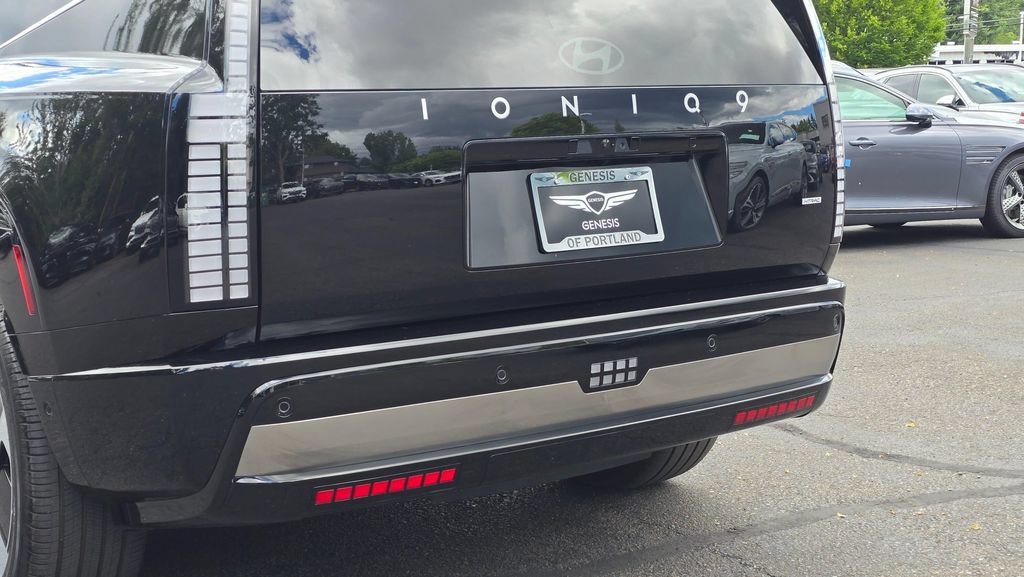 Used 2026 Hyundai Ioniq 9 Calligraphy AWD/4WD image 13