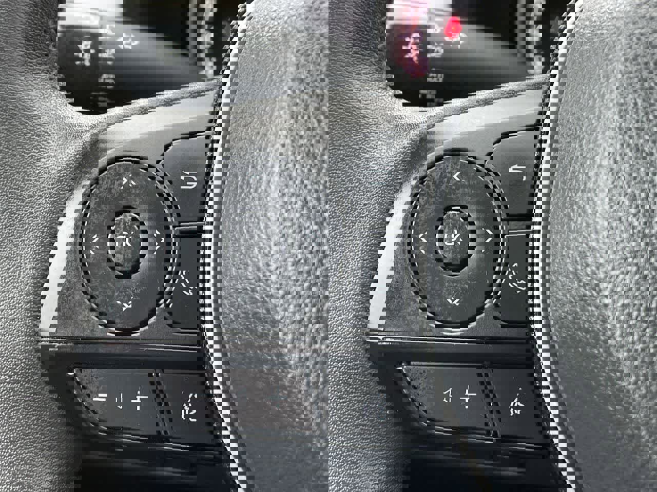 Used 2023 Toyota RAV4 XLE image 30