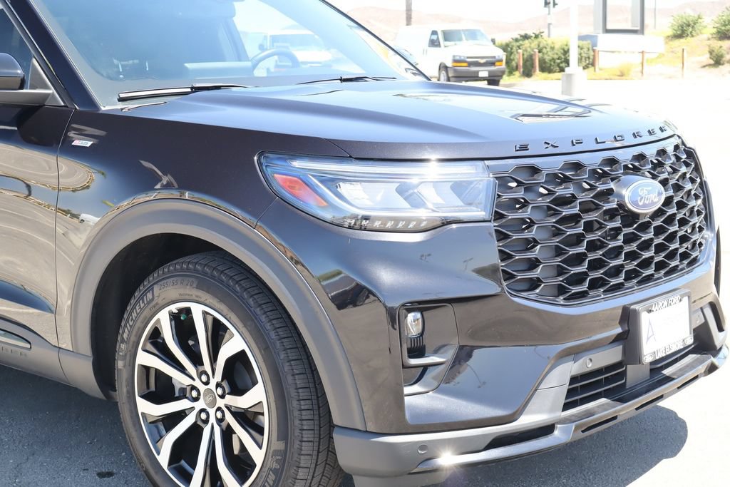 Used 2025 Ford Explorer ST-Line w/ Premium Package RWD image 8
