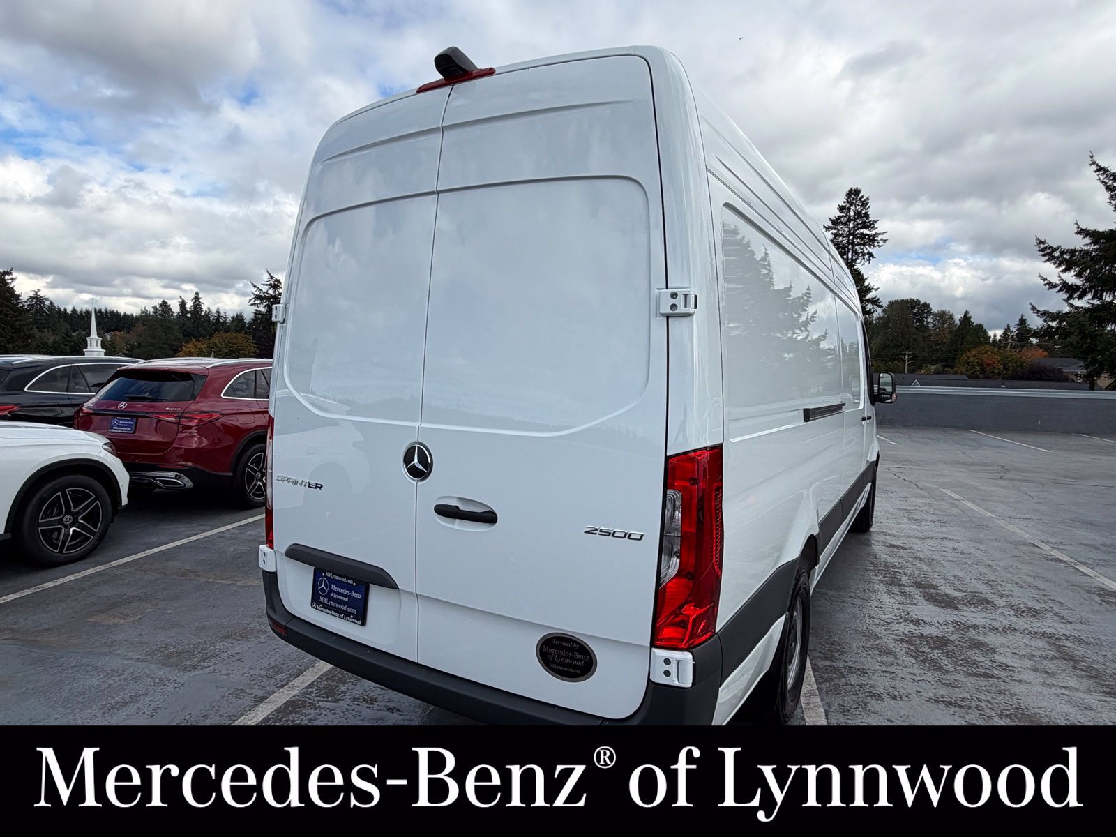 Used 2025 Mercedes-Benz Sprinter 2500 image 6