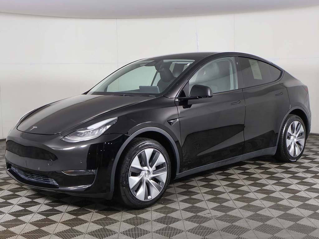 Used 2022 Tesla Model Y Long Range image 10