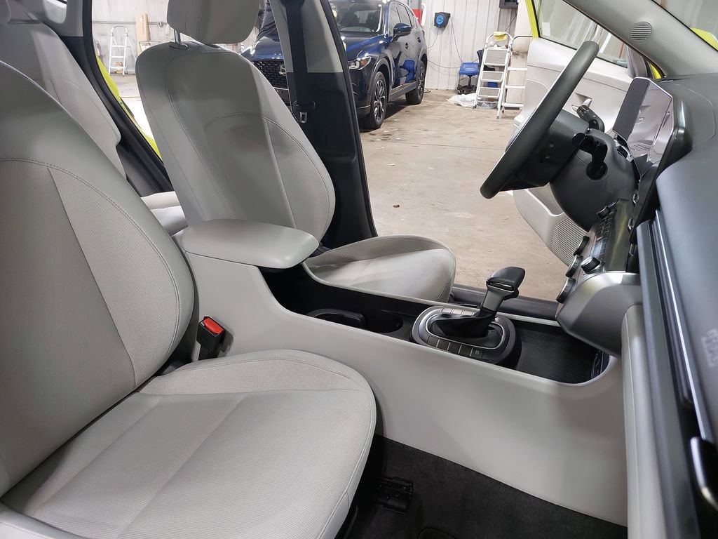 Certified 2024 Hyundai Kona SE image 10
