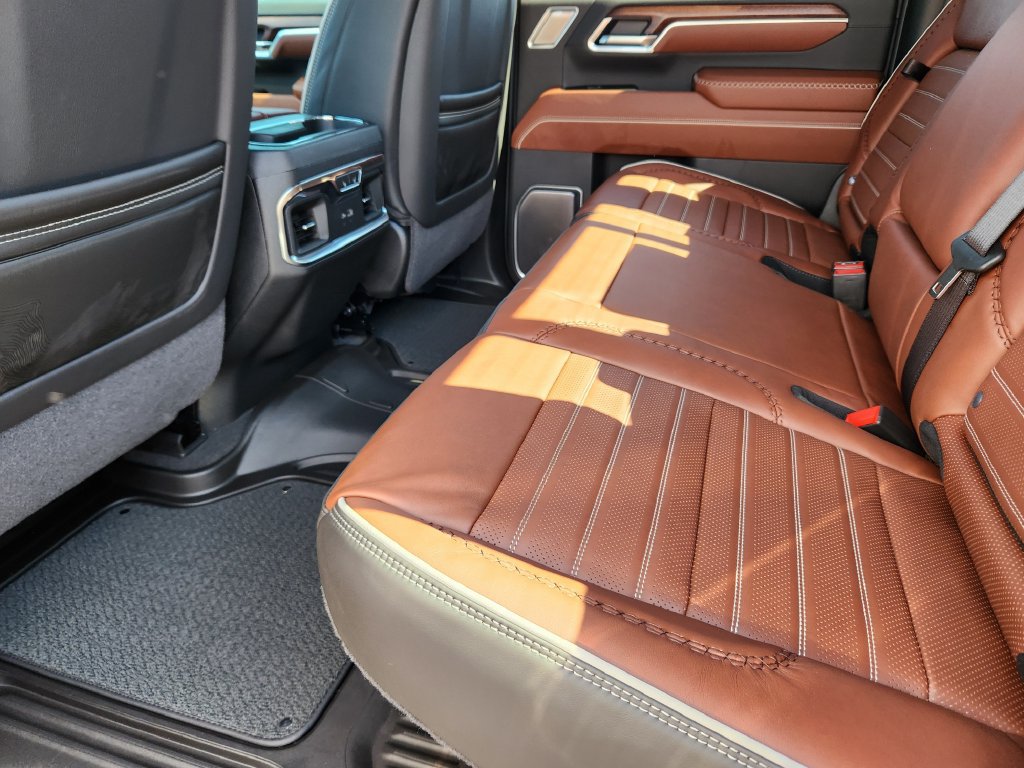 New 2026 GMC Sierra 3500 Denali Ultimate w/ LPO, Black Badging Package AWD/4WD image 10