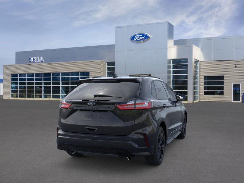 Used 2024 Ford Edge SE w/ Black Appearance Package image 8