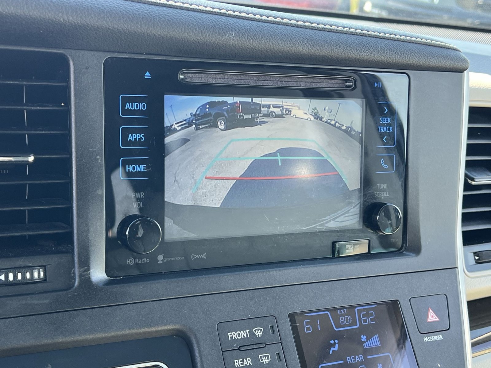 Used 2017 Toyota Sienna XLE w/ XLE Navigation Package FWD image 19