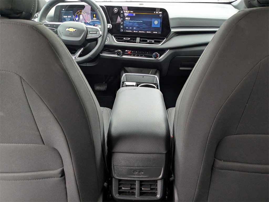 Used 2025 Chevrolet Equinox LT image 31