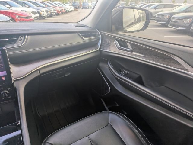 Used 2022 Jeep Grand Cherokee L Limited w/ Trailer Tow Group (B) image 17