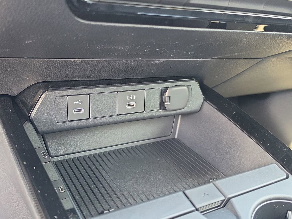 New 2026 Toyota Prius Plug-In Hybrid FWD image 22