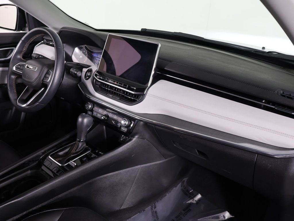 Used 2022 Jeep Compass Limited image 26