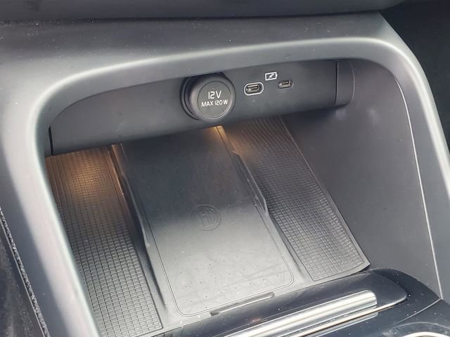 Certified 2023 Volvo XC40 B5 Plus w/ Driver Assist Package AWD/4WD image 24