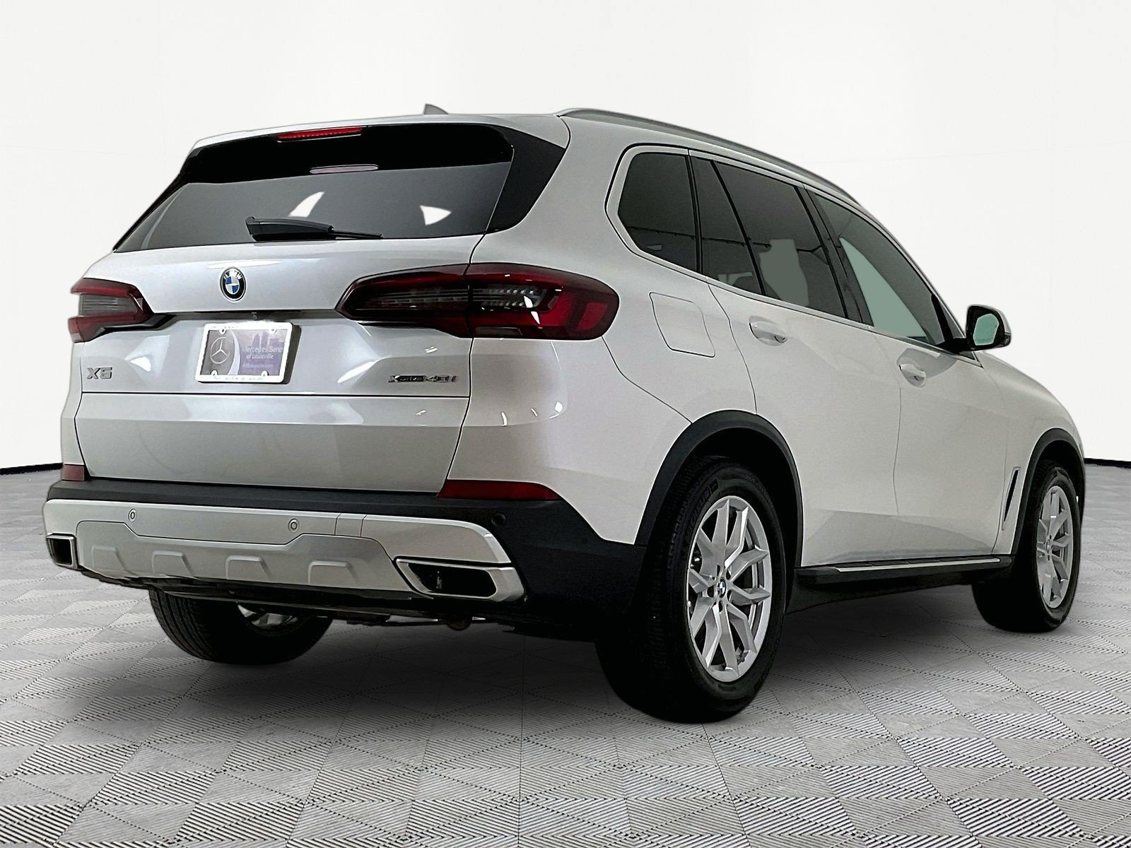 Used 2021 BMW X5 xDrive40i w/ Premium Package 2 AWD/4WD image 6