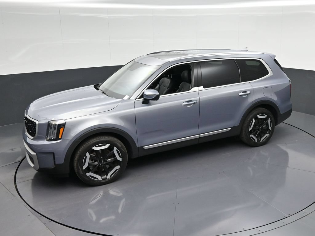 Used 2025 Kia Telluride EX FWD image 24