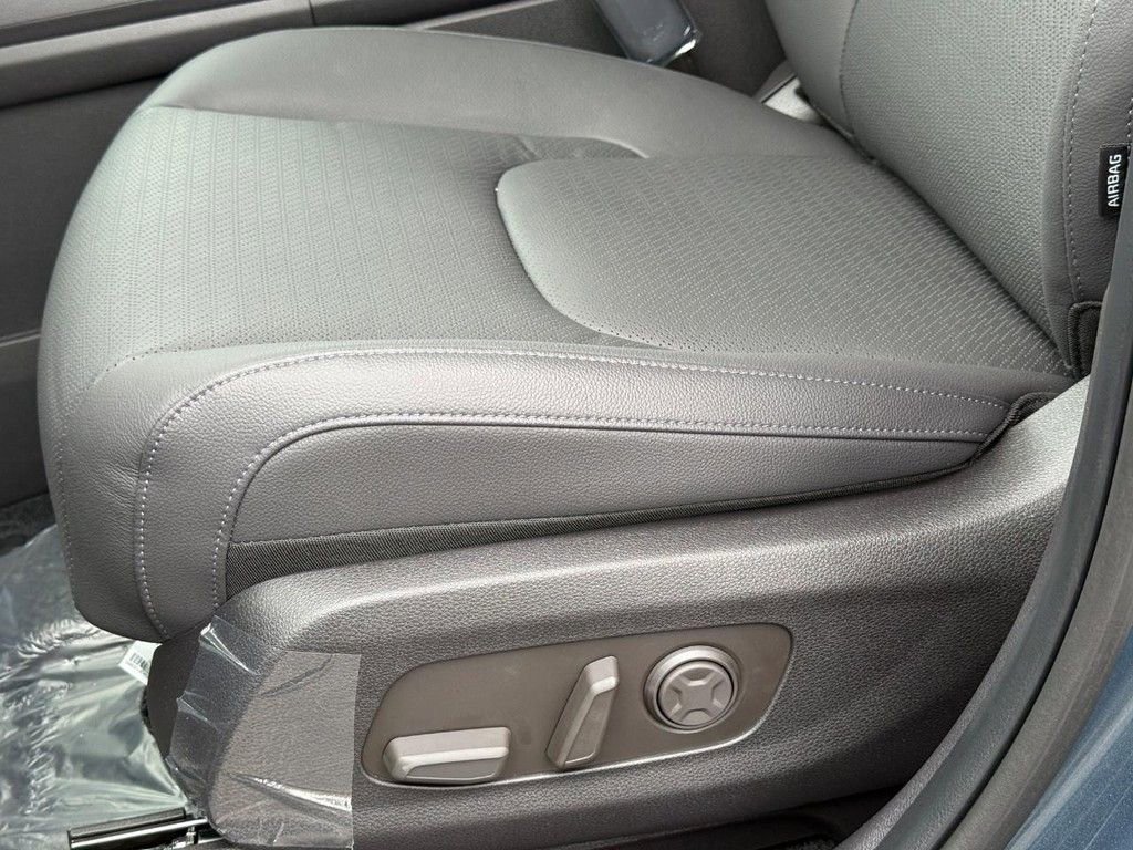 New 2026 Kia Carnival SX Prestige FWD image 24