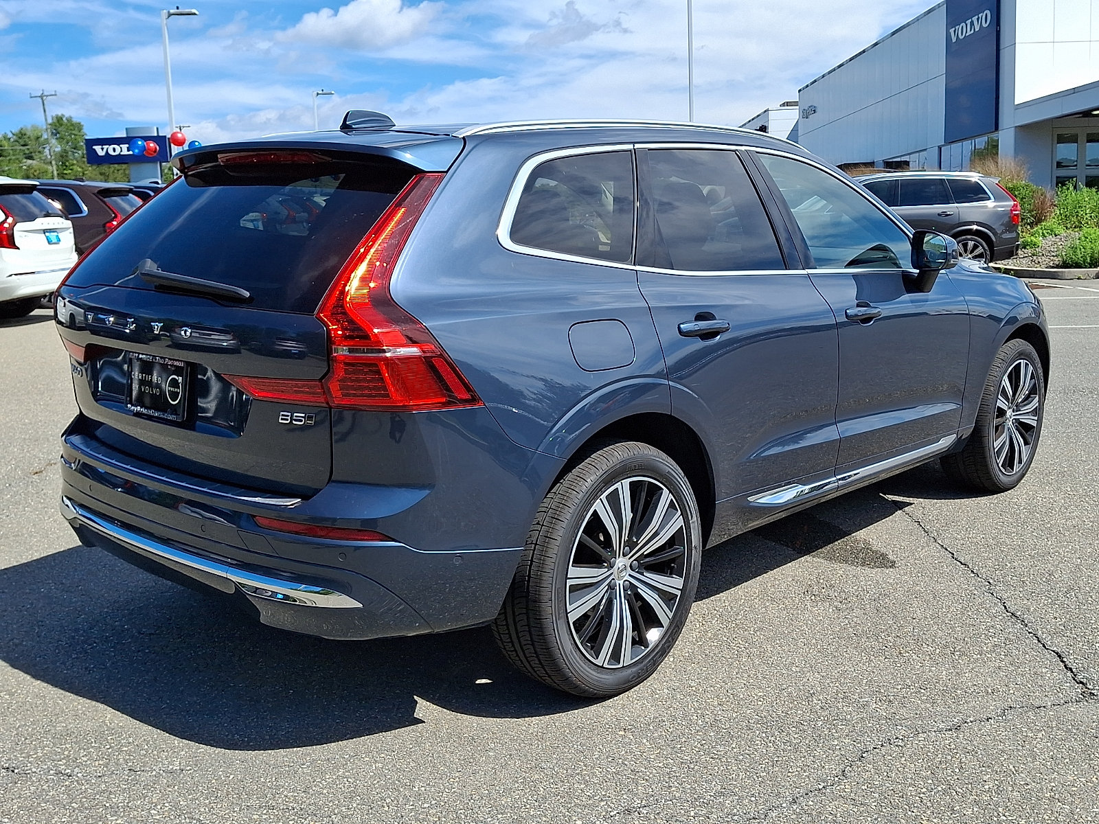 Certified 2023 Volvo XC60 B5 Plus w/ Climate Package AWD/4WD image 7