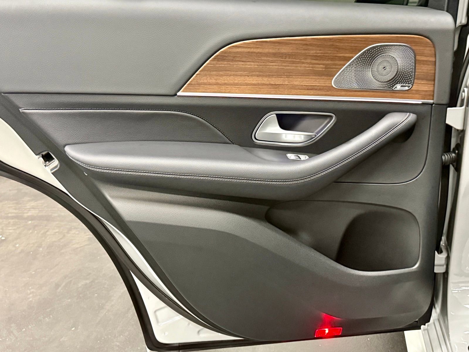 Used 2025 Mercedes-Benz GLE 450 4MATIC image 40