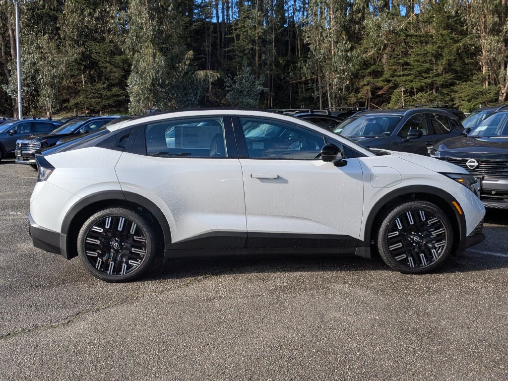 New 2026 Nissan Leaf Platinum+ w/ Cargo Package (Platinum+) FWD image 4