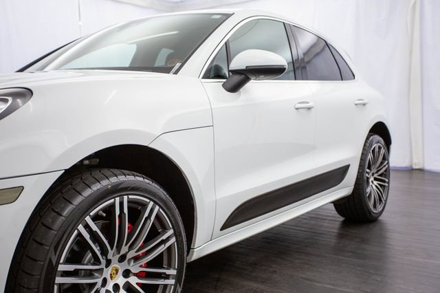 Used 2015 Porsche Macan Turbo image 35